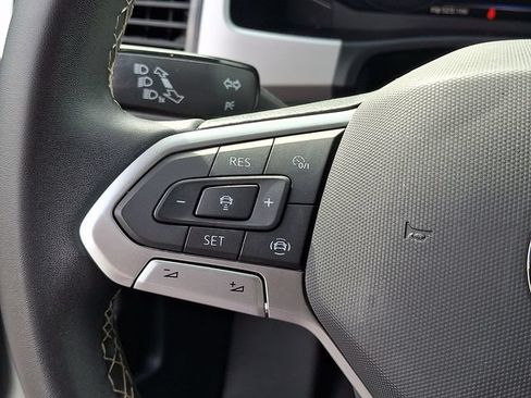 Used 2023 Volkswagen Atlas SE AWD/4WD image 17