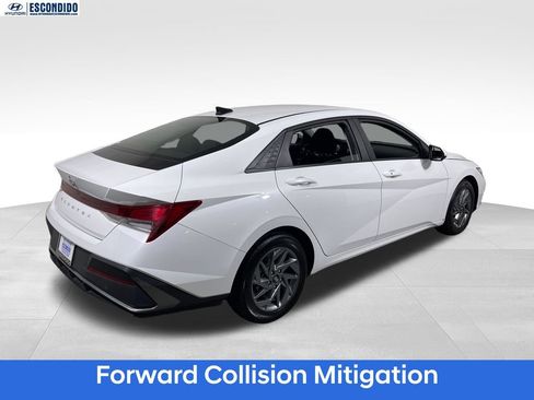 Certified 2024 Hyundai Elantra SEL FWD image 5