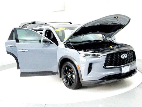 Used 2025 INFINITI QX60 Luxe w/ Black Edition image 9