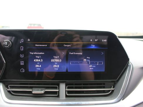 Used 2025 Chevrolet Trax LT image 46