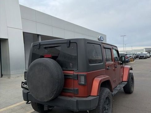 Used 2014 Jeep Wrangler Unlimited Sahara w/ Dual Top Group image 5
