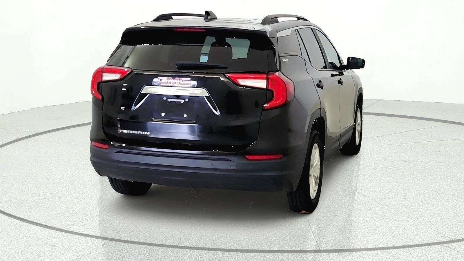 Used 2023 GMC Terrain SLE w/ Driver Convenience Package FWD image 6