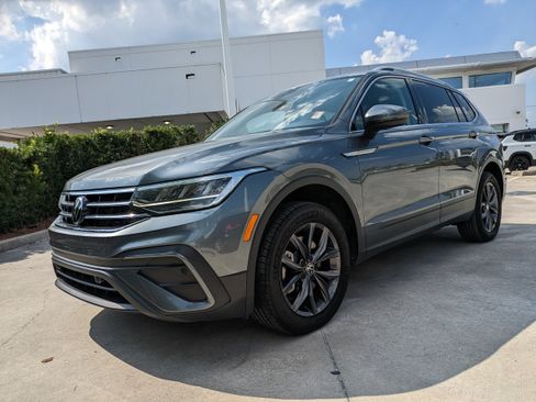 Certified 2023 Volkswagen Tiguan SE FWD image 8