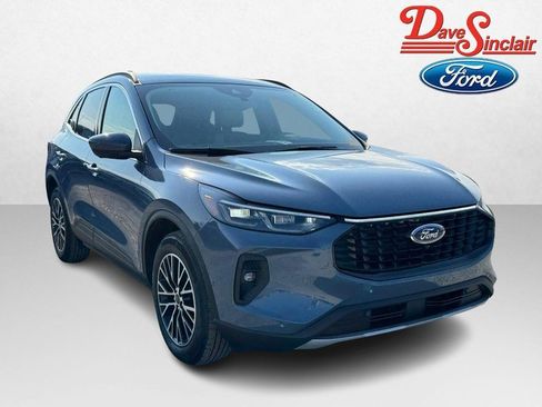 Used 2023 Ford Escape SE w/ PHEV Premium Package image 4