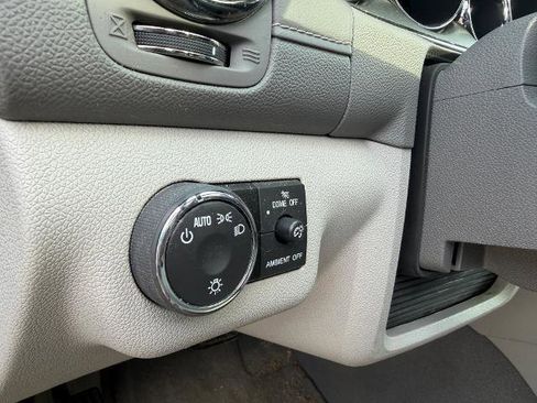 Used 2017 Buick Enclave Leather image 18