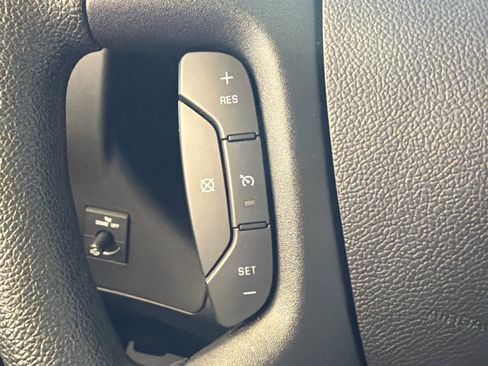 Used 2024 Chevrolet Express 2500 w/ Driver Convenience Package image 30