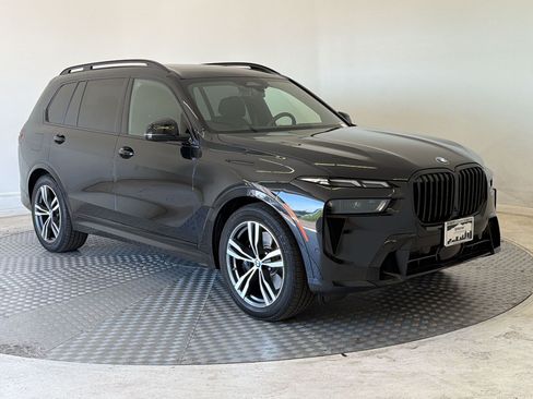 Used 2026 BMW X7 xDrive40i w/ M Sport Package AWD/4WD image 7