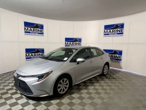 Used 2024 Toyota Corolla LE FWD image 6