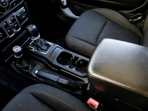 Used 2020 Jeep Wrangler Unlimited Sport image 24