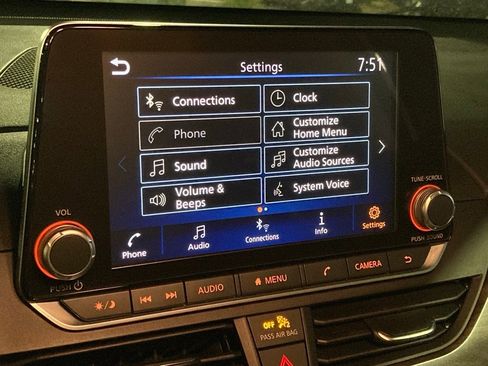 Used 2024 Nissan Altima 2.5 SV image 19