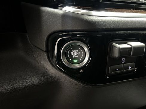 New 2026 GMC Sierra 1500 SLE image 15