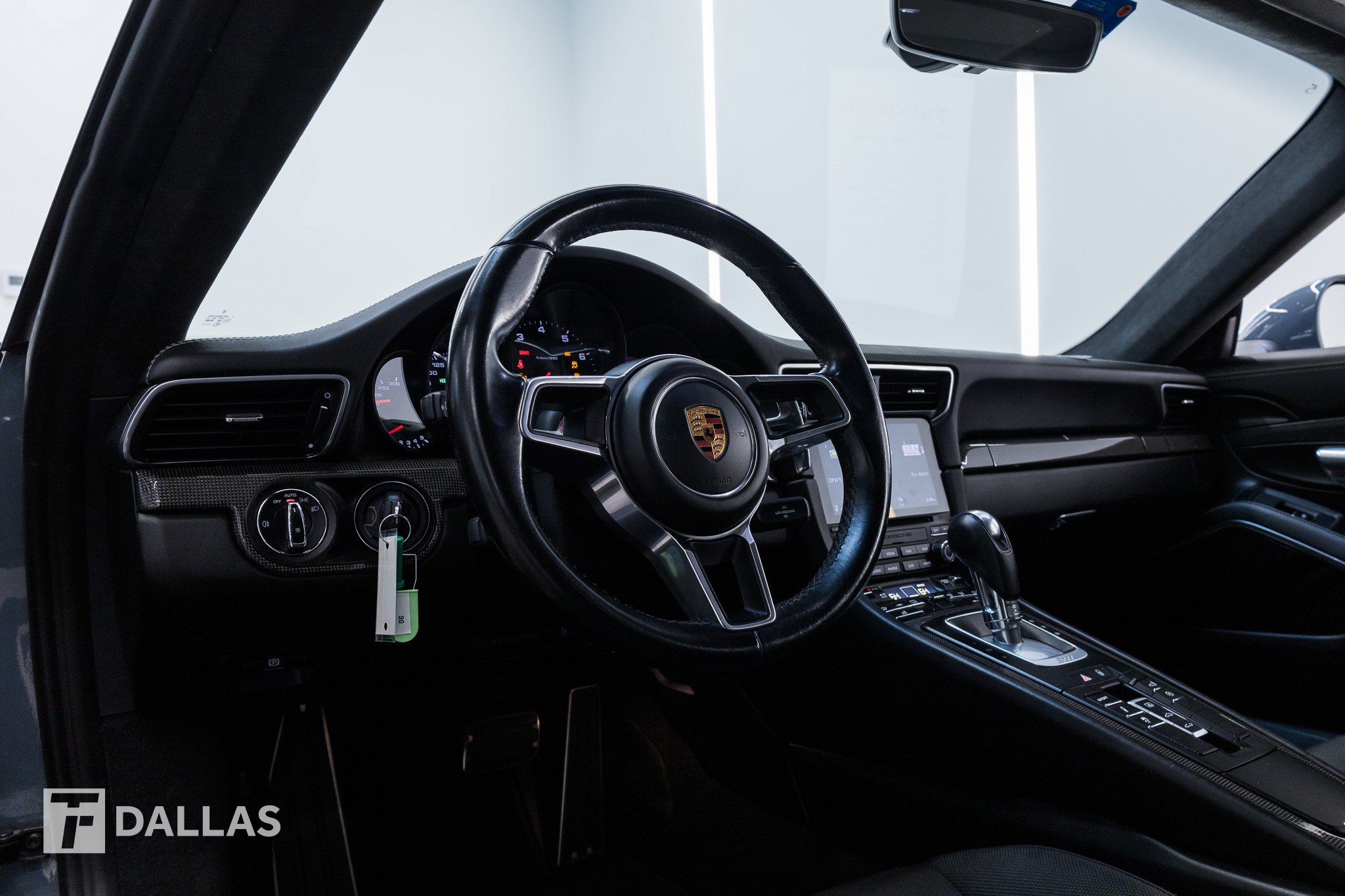 Used 2018 Porsche 911 Carrera RWD image 4