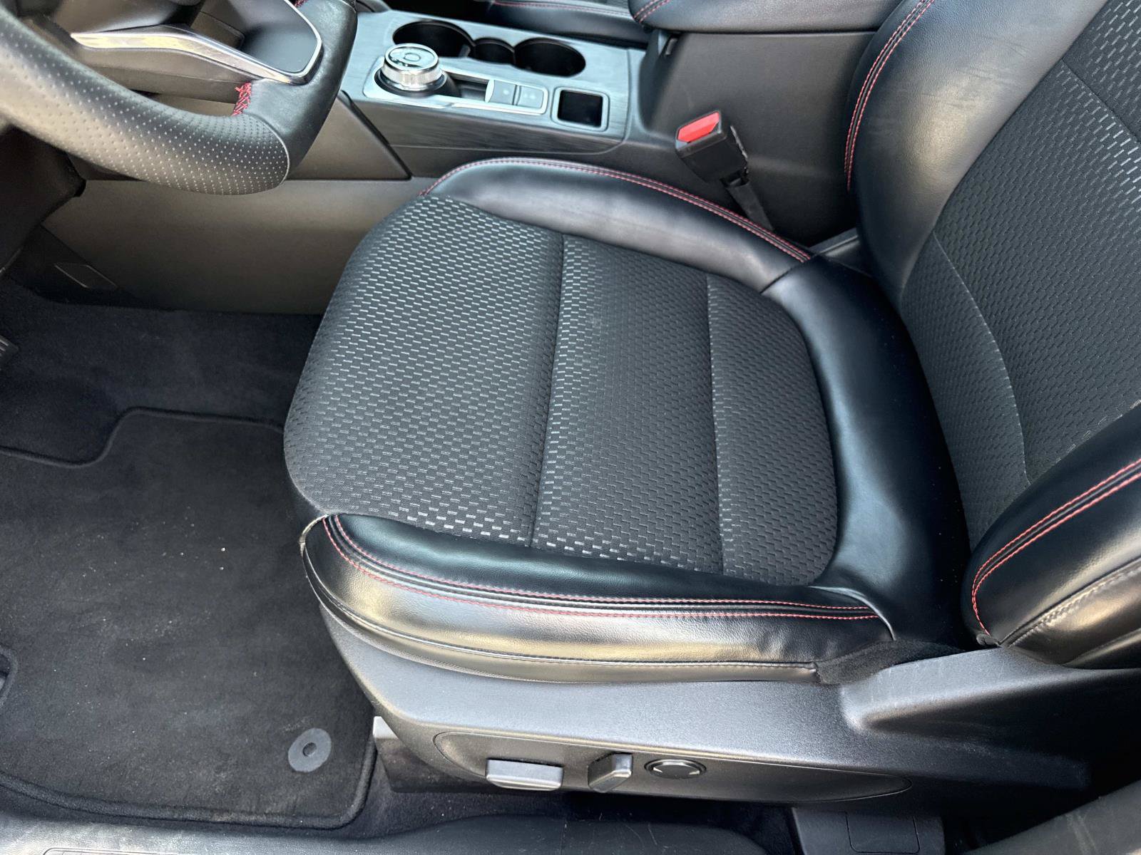 Used 2024 Ford Escape ST-Line w/ Tech Pack #1 FWD image 19