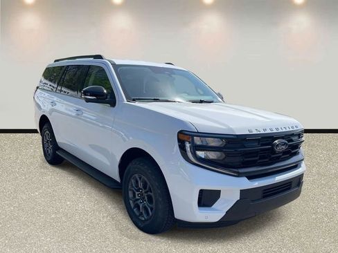 New 2026 Ford Expedition Active RWD image 3