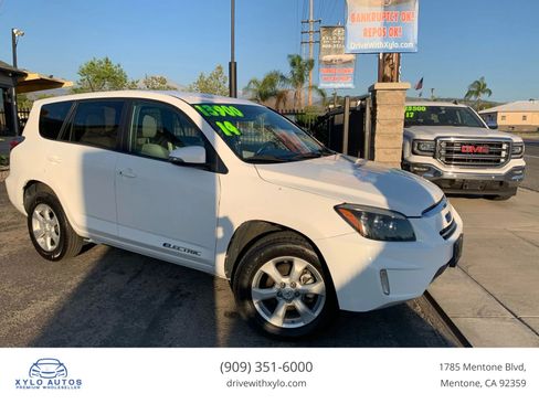 Used 2014 Toyota RAV4 EV FWD image 1