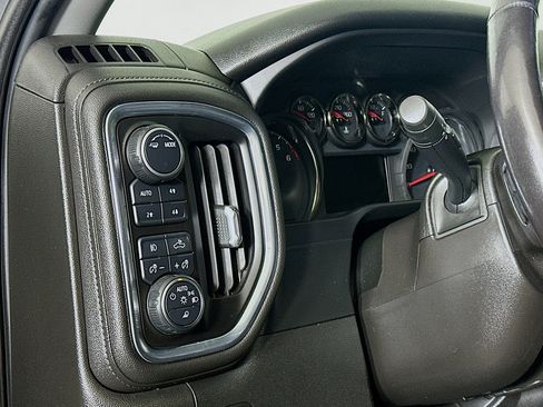 Used 2021 Chevrolet Silverado 1500 LT Trail Boss w/ Convenience Package II image 17