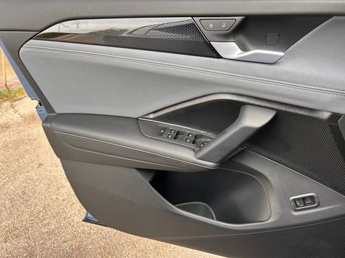 New 2026 Volkswagen Tiguan SE R-Line image 17