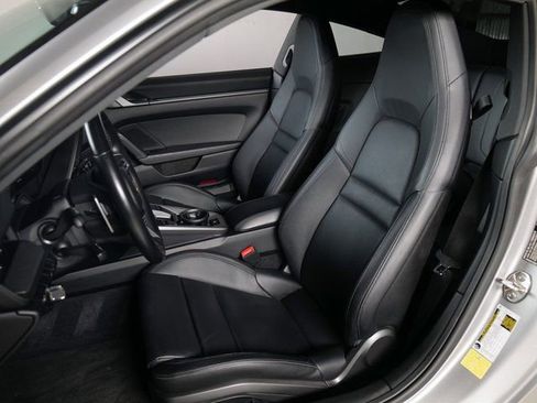 Used 2022 Porsche 911 Carrera RWD image 5