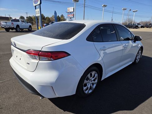 Used 2024 Toyota Corolla LE image 3