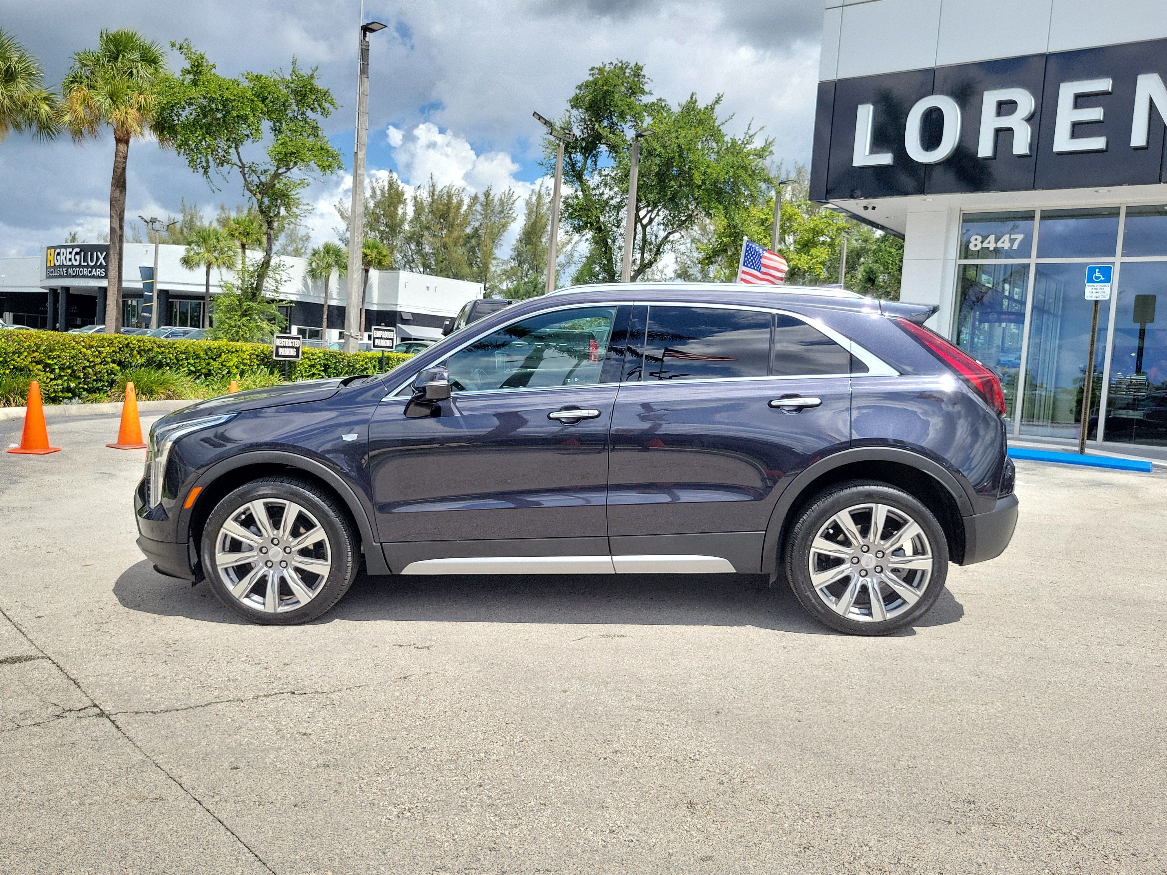 Used 2023 Cadillac XT4 Premium Luxury w/ Enhanced Visibility Package FWD image 8
