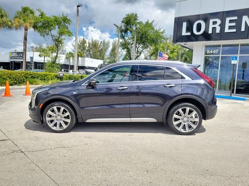 Used 2023 Cadillac XT4 Premium Luxury w/ Enhanced Visibility Package FWD image 8