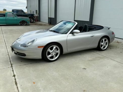 Used 2001 Porsche 911 Carrera image 2