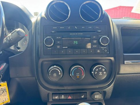 Used 2014 Jeep Patriot Latitude w/ Sun/Sound Group AWD/4WD image 32