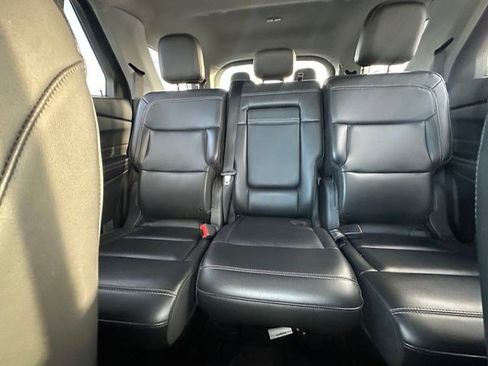 Used 2023 Ford Explorer XLT w/ Equipment Group 202A AWD/4WD image 9