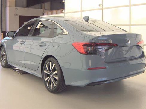 Used 2024 Honda Civic EX image 9