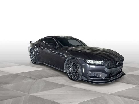 Used 2024 Ford Mustang Coupe RWD image 2