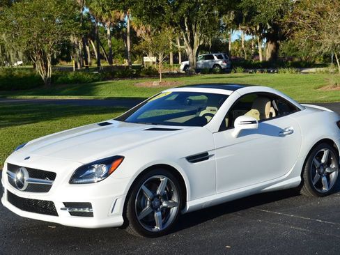 Used 2015 Mercedes-Benz SLK 250 image 24