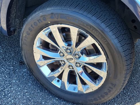 Used 2015 Ford F150 Lariat w/ Equipment Group 502A Luxury AWD/4WD image 8