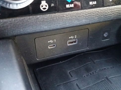 Used 2022 Mitsubishi Outlander SEL image 18