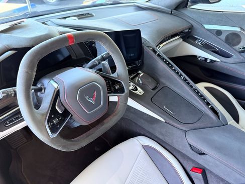 Used 2023 Chevrolet Corvette Stingray Premium Cpe w/ Z51 Performance Package RWD image 11