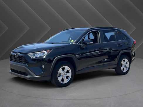Used 2021 Toyota RAV4 XLE FWD image 35