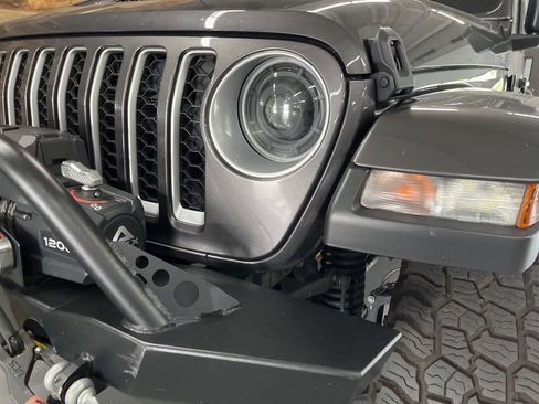Used 2021 Jeep Gladiator Overland w/ Popular Equipment Package AWD/4WD image 7