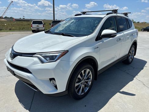 Used 2018 Toyota RAV4 Limited w/ Advanced Technology Package AWD/4WD image 8
