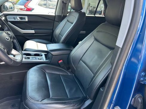Used 2022 Ford Explorer Limited w/ Equipment Group 301A AWD/4WD image 24