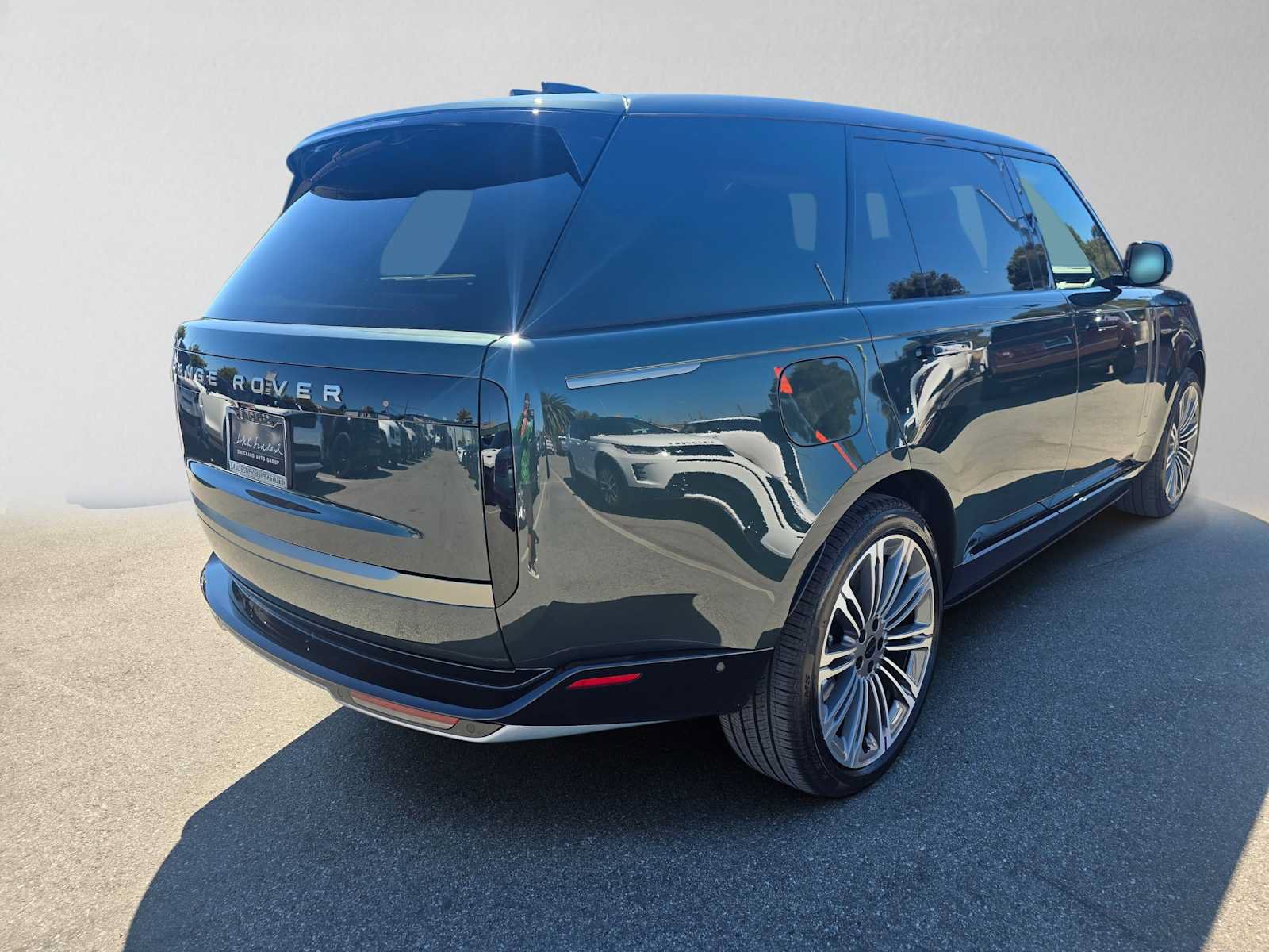 New 2026 Land Rover Range Rover Long Wheelbase SE AWD/4WD image 5