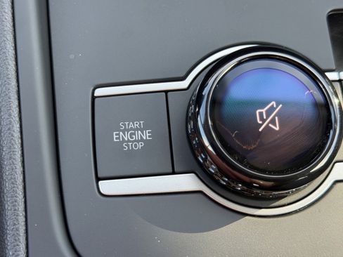 New 2026 Volkswagen Tiguan SE image 22