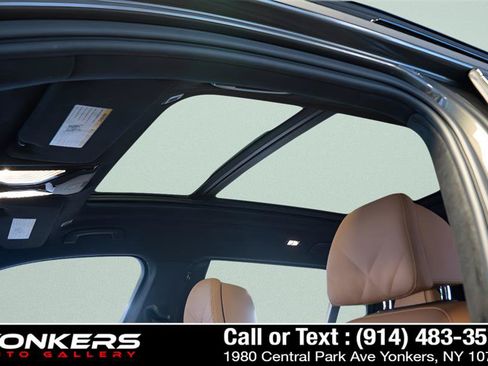 Used 2023 BMW X7 xDrive40i w/ M Sport Package AWD/4WD image 23