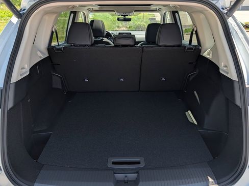 New 2026 Nissan Rogue SV AWD/4WD image 18
