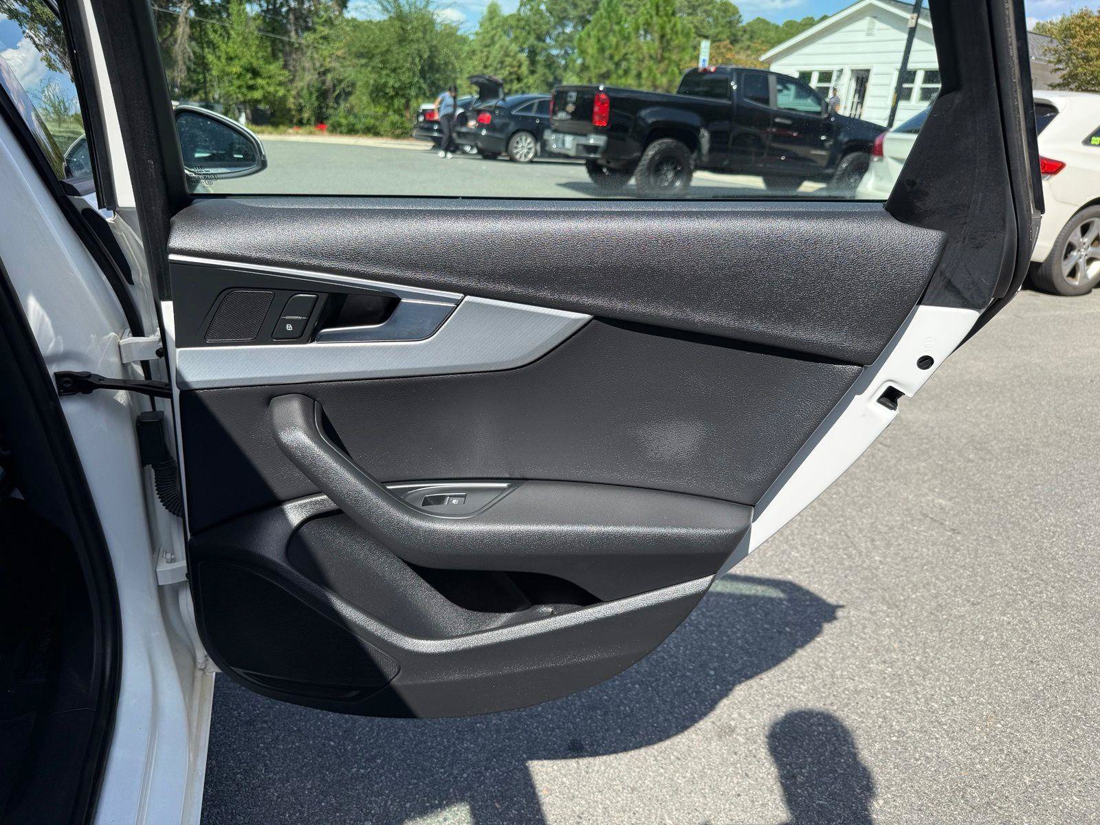 Used 2017 Audi A4 2.0T Premium FWD image 23