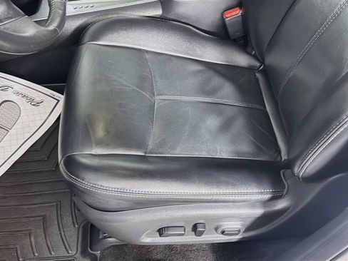 Used 2018 Nissan Pathfinder SL AWD/4WD image 19
