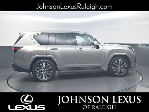 Used 2023 Lexus LX 600 4WD w/ Accessory Package (Z1) image 6