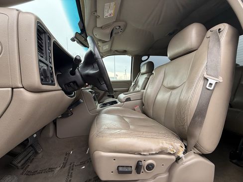 Used 2005 Chevrolet Silverado 2500 LT w/ Heavy-Duty Power Package image 10