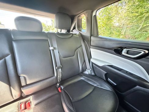 Used 2025 Jeep Compass Limited AWD/4WD image 37
