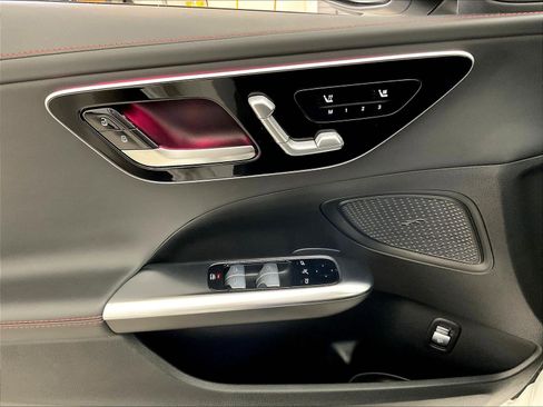 Certified 2023 Mercedes-Benz C 43 AMG 4MATIC Sedan image 38