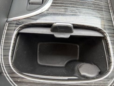 Used 2017 Buick Envision Essence image 35