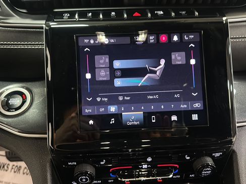 Used 2023 Jeep Grand Cherokee Altitude image 22